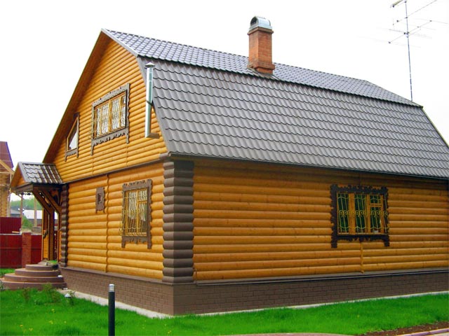 Фасад деревянного дома из вагонки