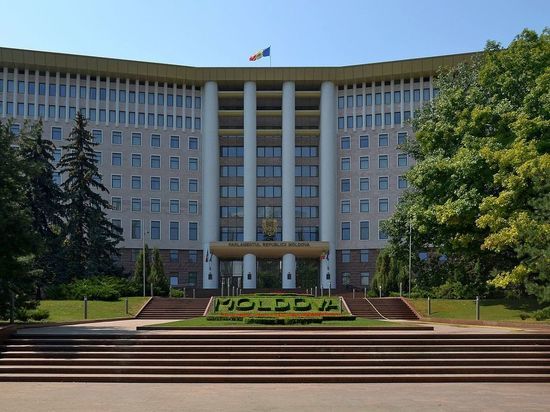 СМИ: высланные из Молдавии российские дипломаты вербовали наемников на Донбасс